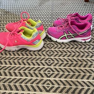 Girls size 1 runners.